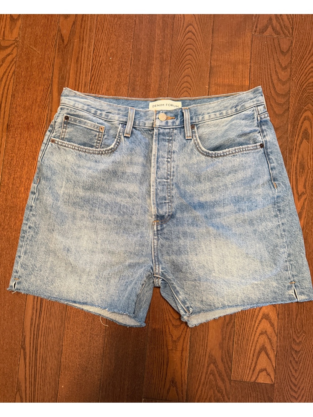Aritzia Denim Forum The Yoko Mid Thigh Denim Shorts Jorts Raw Hem Size 32 Light - Picture 2 of 12